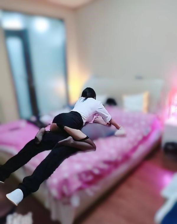 图片[4]-玩角色扮演的美女-91茶馆