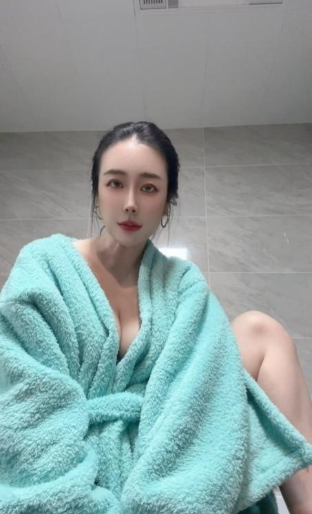 图片[2]-性感妩媚御姐-91茶馆