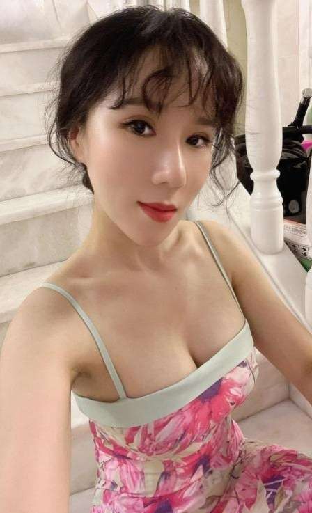 D奶长舌少妇-91茶馆