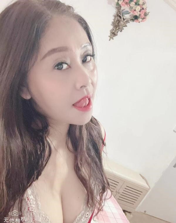 红唇熟女口爆女王-91茶馆