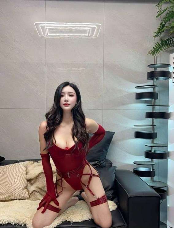 纯天然大胸御姐依依-91茶馆