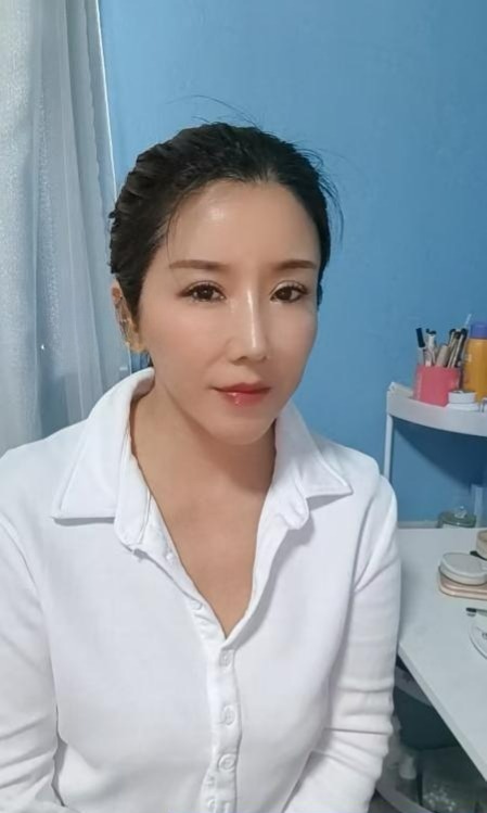 图片[2]-大长腿骚妇-91茶馆