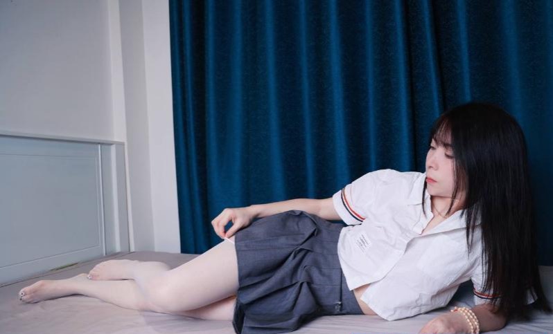 浦东白皙长腿丝足少妇-91茶馆