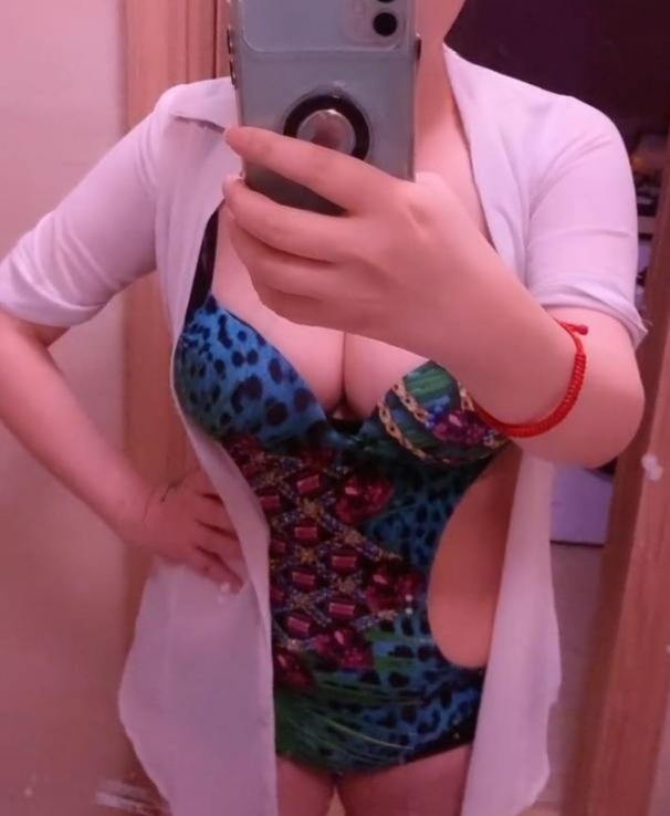 白皙巨乳柳岩-91茶馆