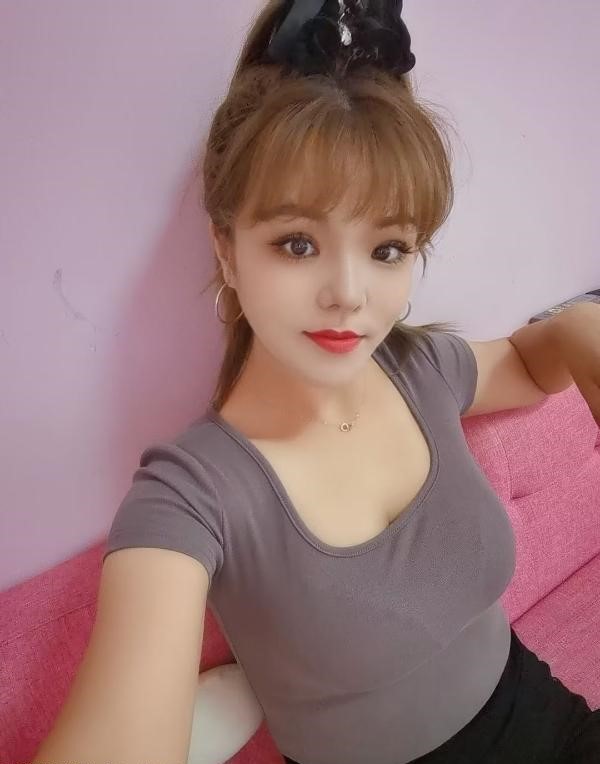 图片[2]-青羊混血大胸妹-91茶馆