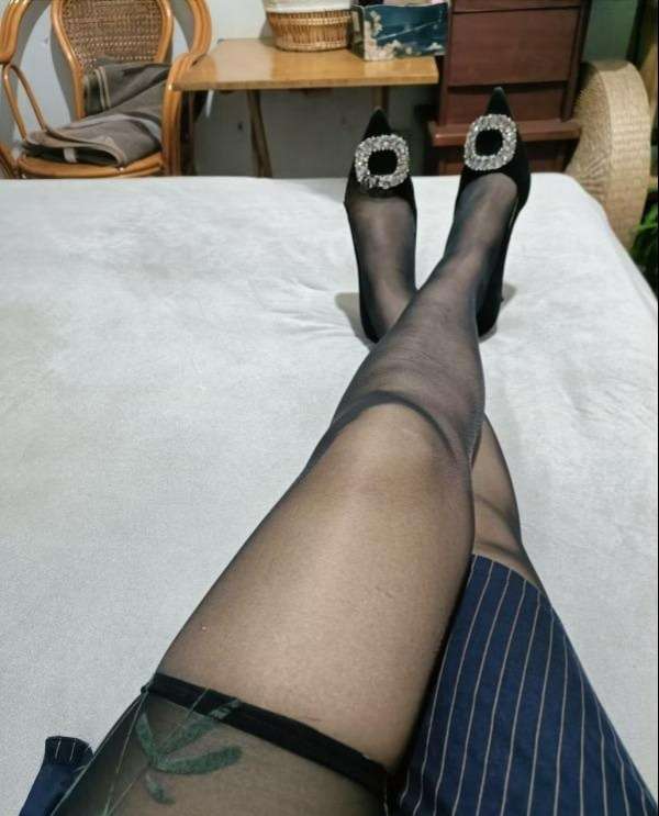 图片[2]-石路附近长腿骚女-91茶馆