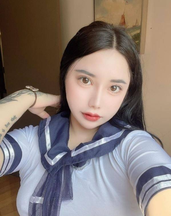 年轻丰满纹身小妹-91茶馆