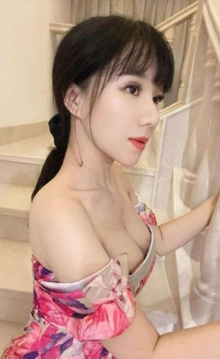 D奶长舌少妇-91茶馆