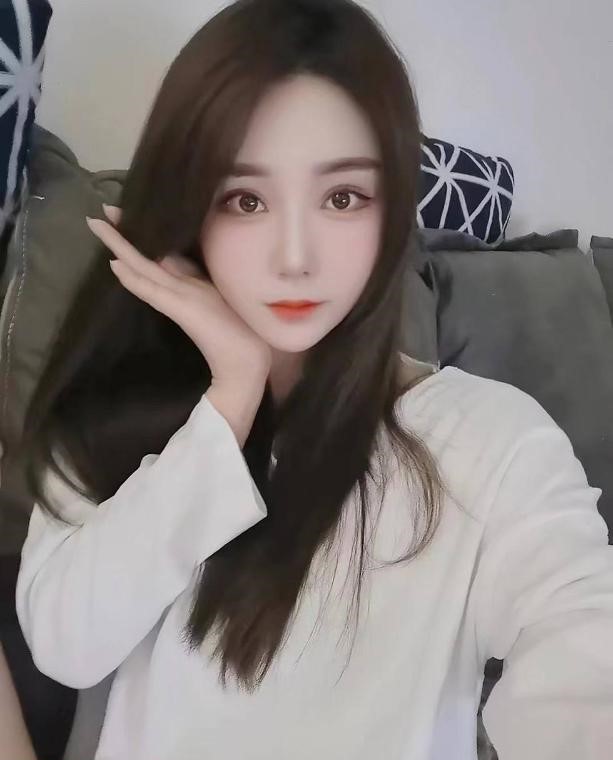 黑丝制服性感妹子-91茶馆