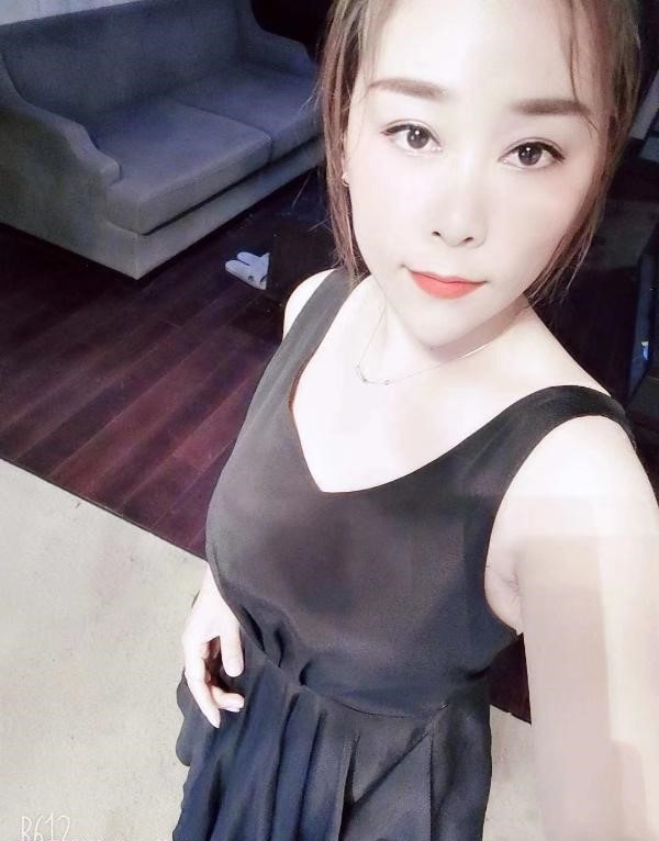 图片[2]-白领口爆少女-91茶馆