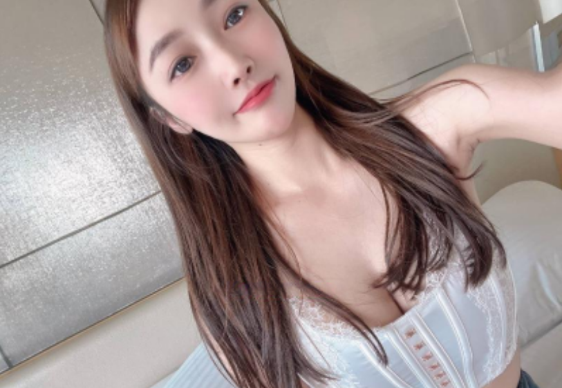 图片[2]-性感美乳服务系女友-91茶馆