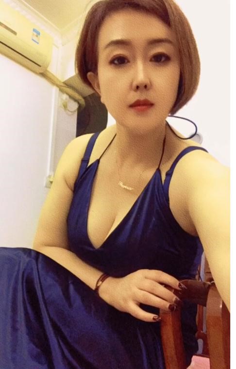 图片[2]-皮肤很白的大奶熟女-91茶馆