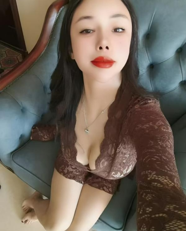 爱被舔被插的骚少妇-91茶馆