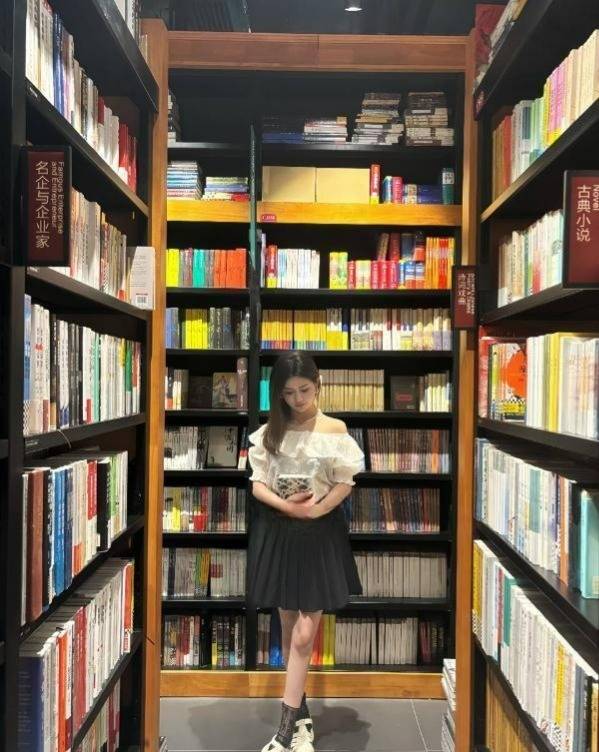 图片[2]-身材诱人后入菲菲-91茶馆