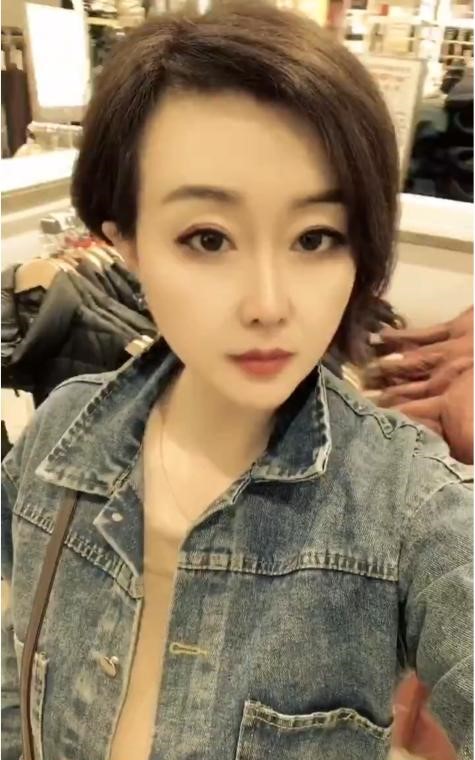 图片[3]-皮肤很白的大奶熟女-91茶馆