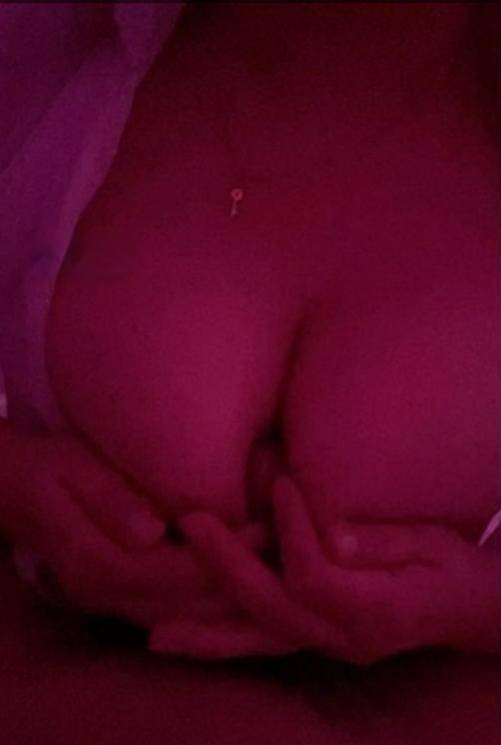 图片[2]-一线天风骚大胸少妇-91茶馆