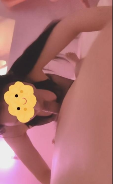 前凸后翘的服务系美女-91茶馆