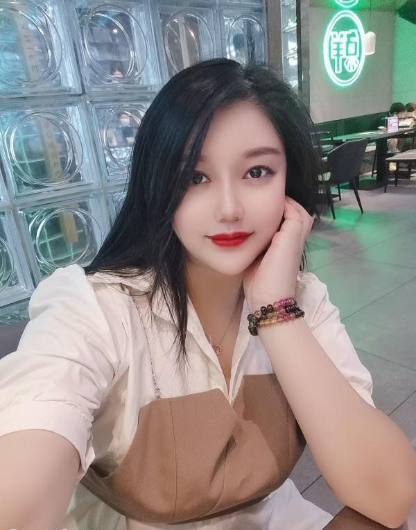 肉感美女葡萄-91茶馆