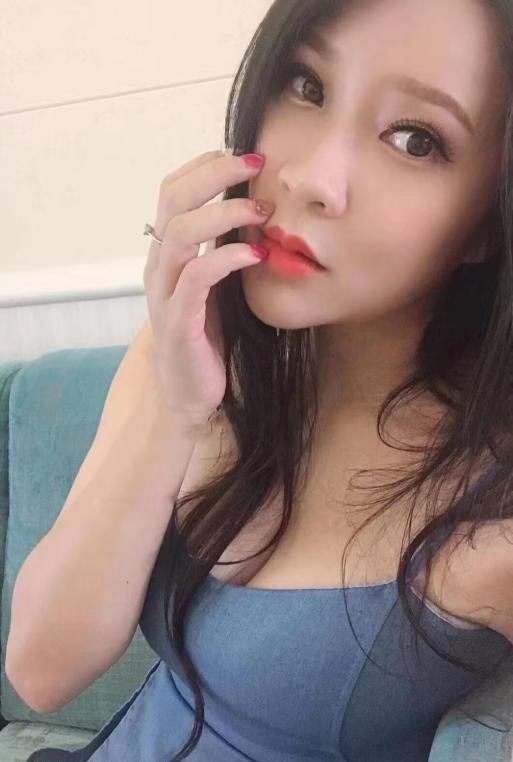 南山蜜桃臀少妇糖果-91约啪