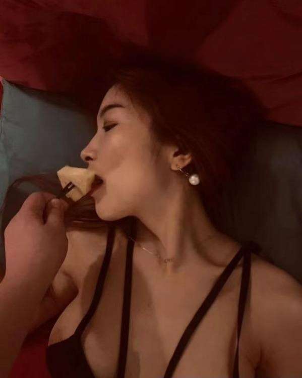 蜜桃臀梦露老师-91约啪