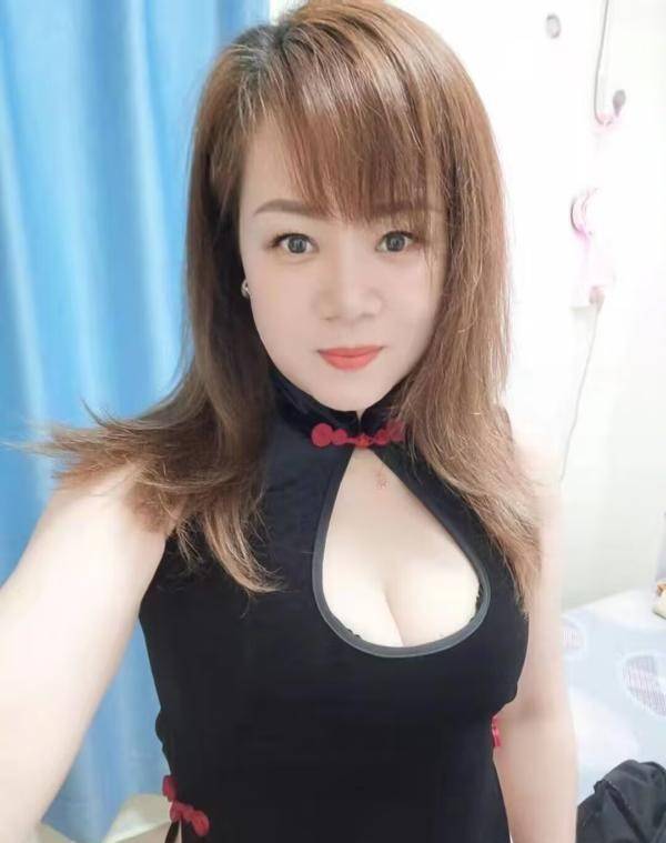 旗袍大奶御姐 小芳-91约啪