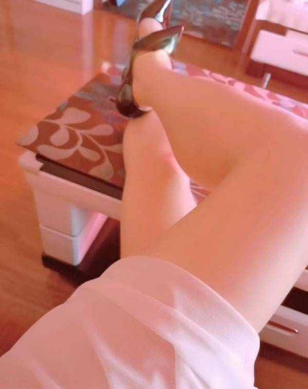 大连泉水美腿少妇-91茶馆